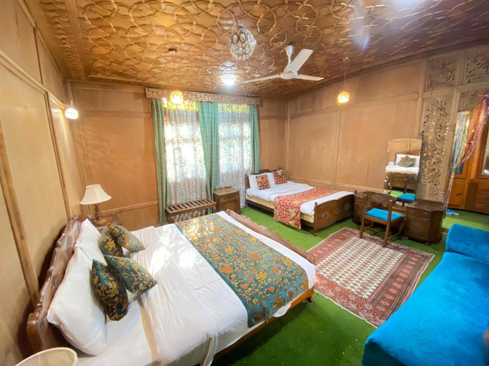 Nazneen Group Of Houseboats Srīnagar Exterior foto