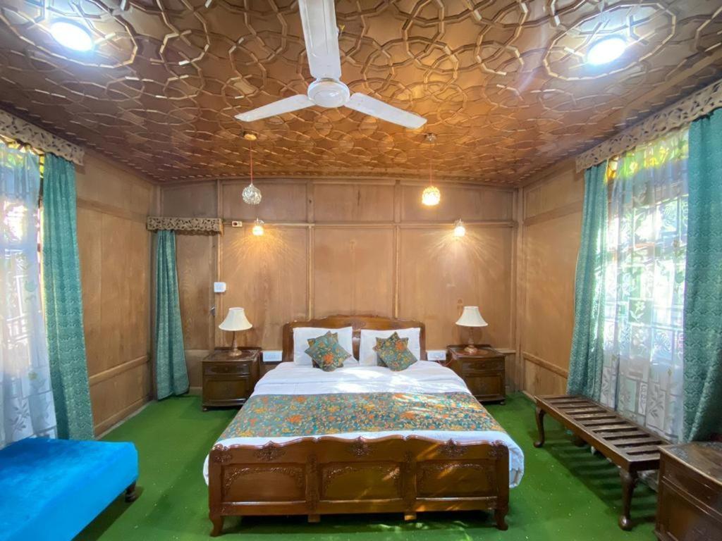 Nazneen Group Of Houseboats Srīnagar Quarto foto