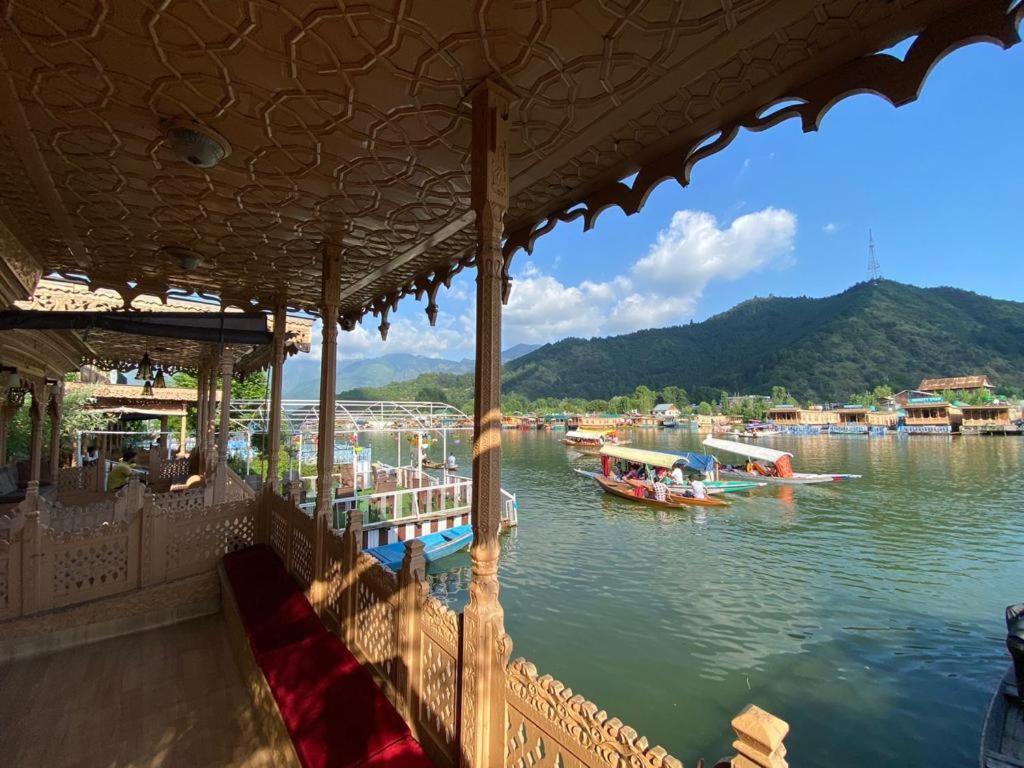 Nazneen Group Of Houseboats Srīnagar Quarto foto