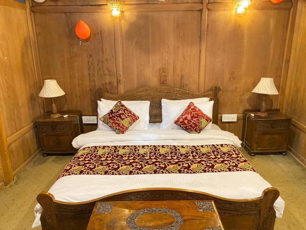 Nazneen Group Of Houseboats Srīnagar Quarto foto